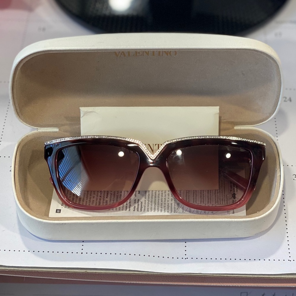 Authentic Valentino Tortoiseshell Sunglasses - image 8
